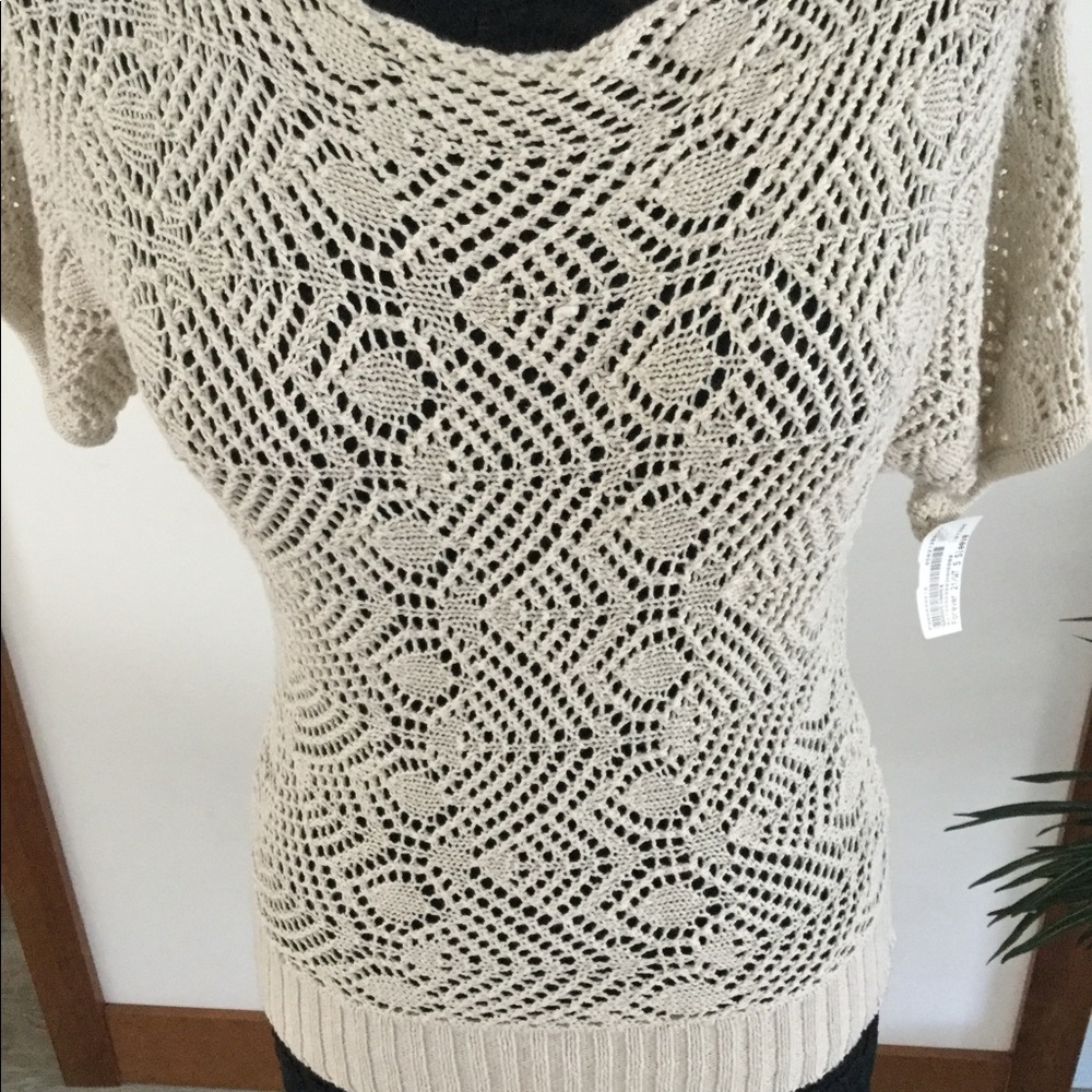 Trendy top - Picture 2 of 3